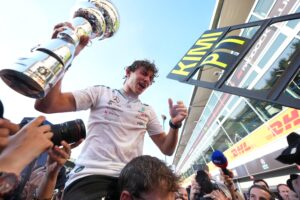 Kimi Antonelli celebrando en Monza y gestionando la presión deportiva de competir ante Italia